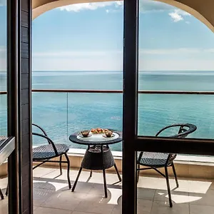 https://cabacum-plaza-beach-apartments.goldensandshotels.net