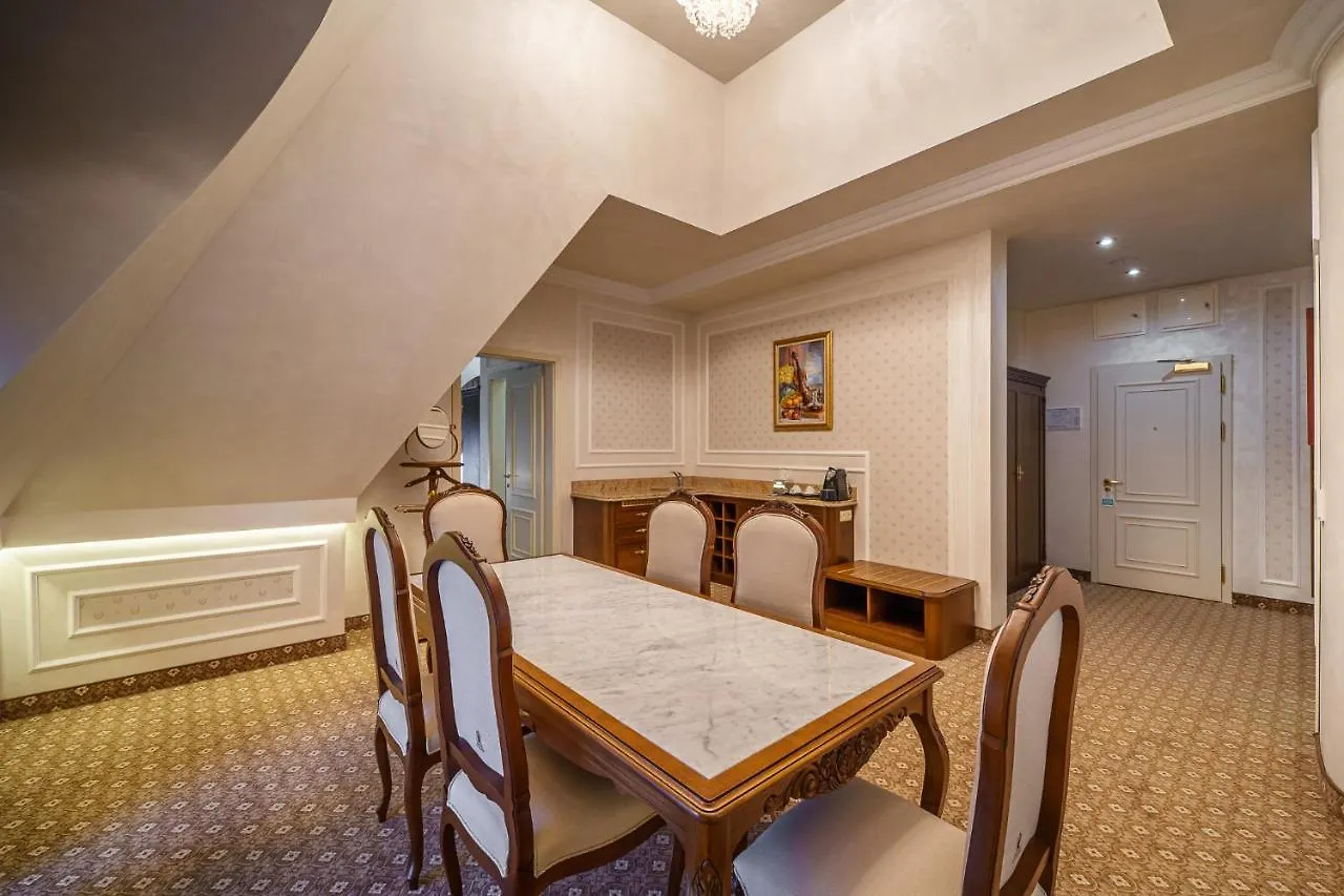Residence City Garden: Excellence-Awarded Five-Star Urban Retreat Plovdiv