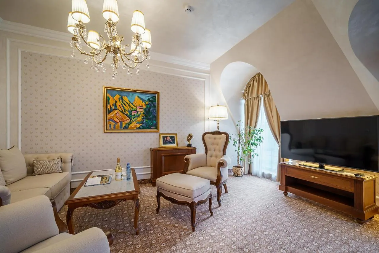 Residence City Garden: Excellence-Awarded Five-Star Urban Retreat Plovdiv Hotel