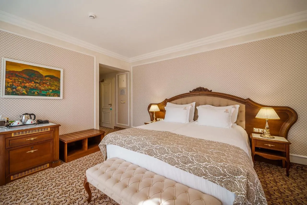 Residence City Garden: Excellence-Awarded Five-Star Urban Retreat Plovdiv Hotel