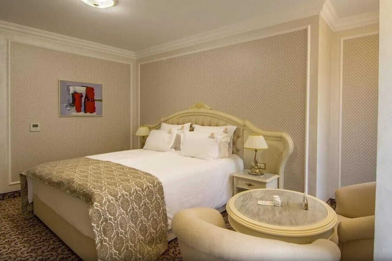 Residence City Garden: Excellence-Awarded Five-Star Urban Retreat Plovdiv Hotel