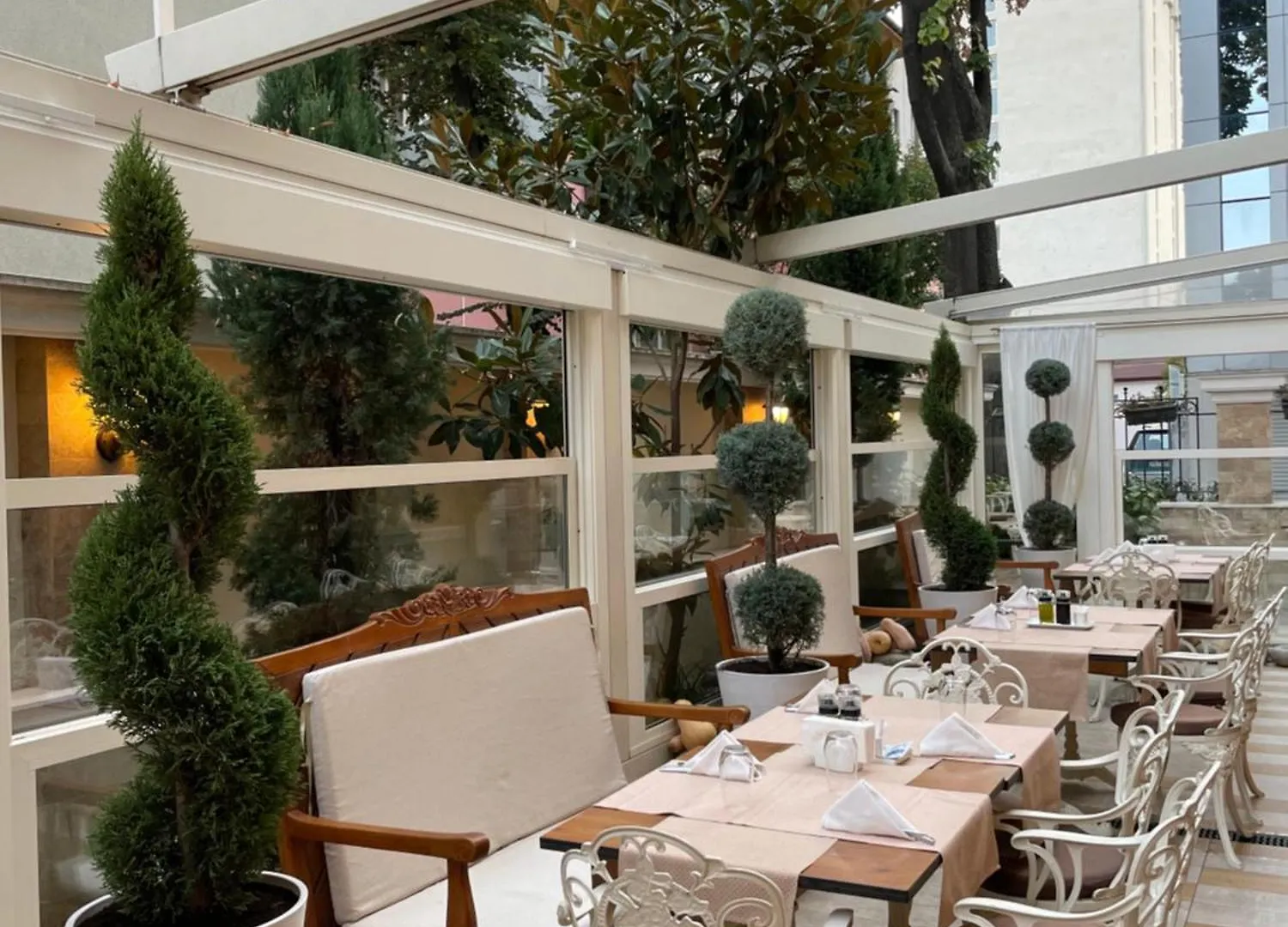 Residence City Garden: Excellence-Awarded Five-Star Urban Retreat Plovdiv Hotel